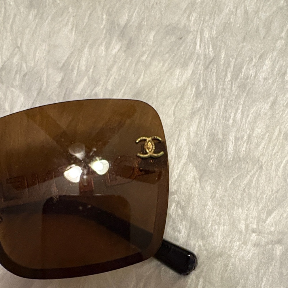 Fashion Tortoise Shell Sunglasses - Picture 2 of 6